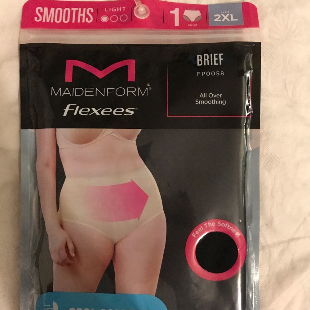 Maidenform flexes